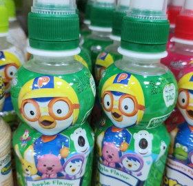 Nước trái cây Pororo vị táo  235ml 