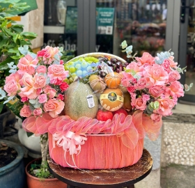 Giỏ Trái Cây Nhập Khẩu Mix Hoa Tươi Hai Bên